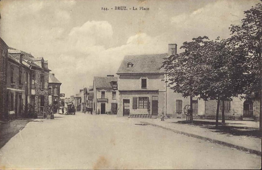 144 - Bruz - La place.jpg