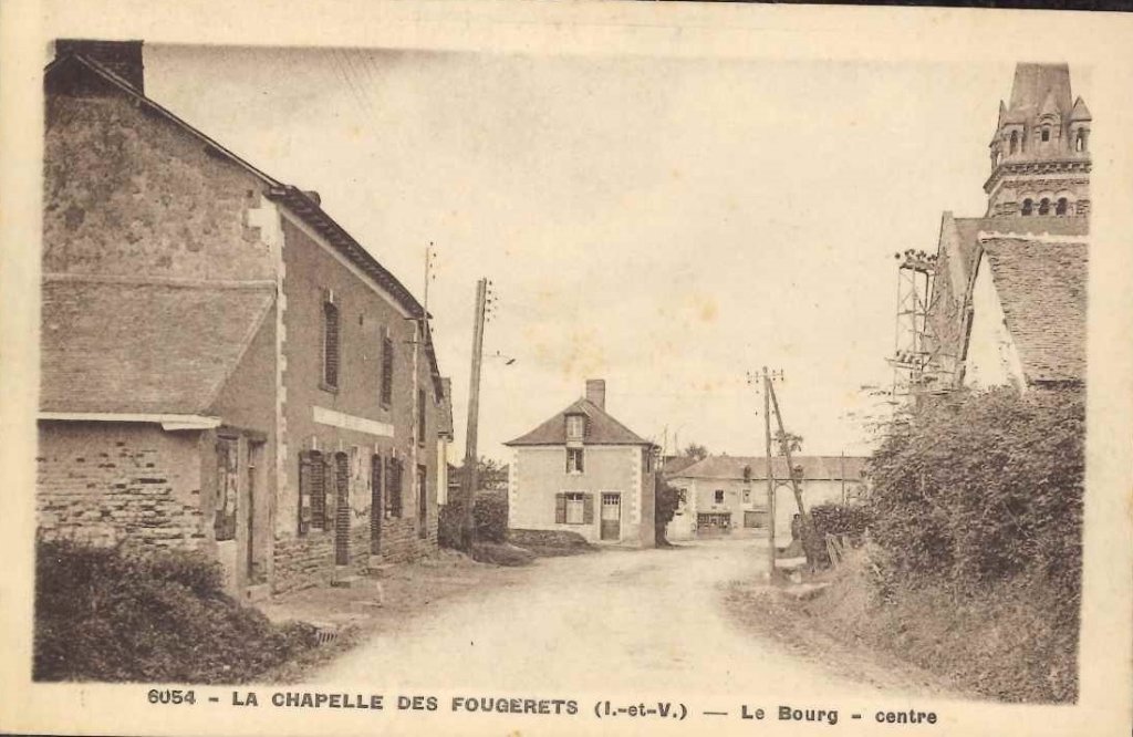6054 - La Chapelle Des Fougeretz - Le bourg - Centre.jpg