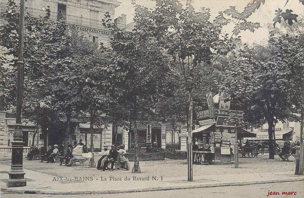 Aix-les-Bains - La Place du Revard.jpg