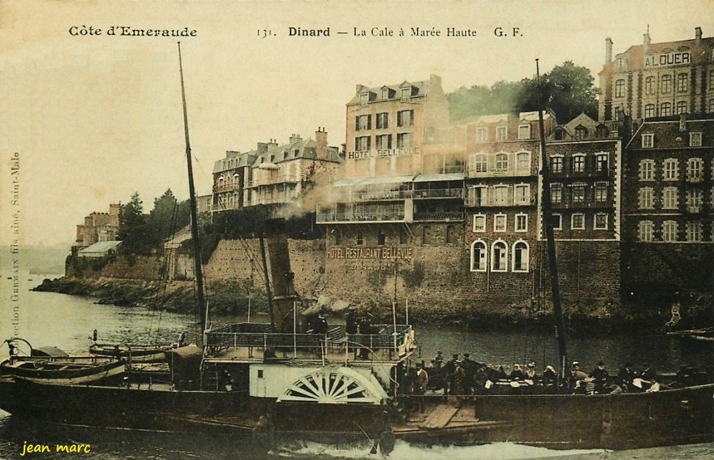 Dinard - La Cale à marée haute.jpg