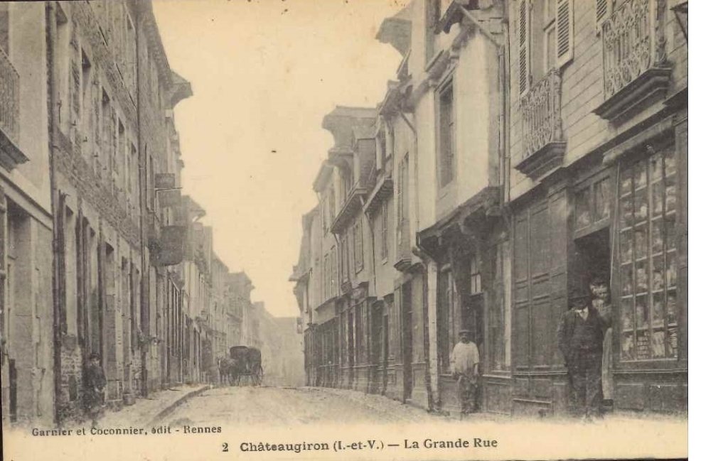 2 - Chateaugiron - la grande rue.jpg