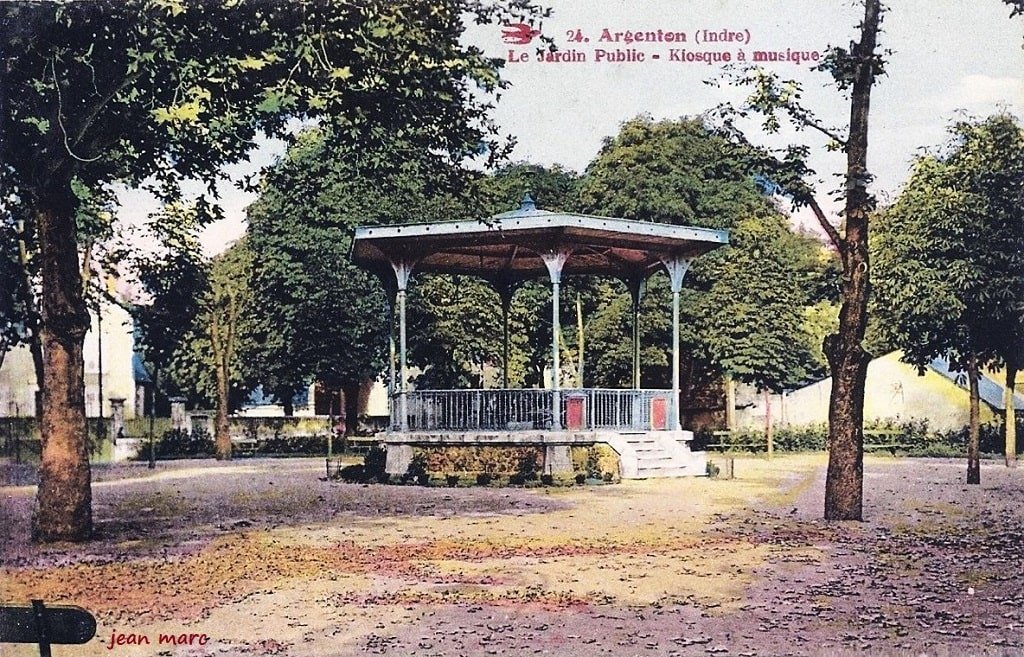 Argenton - Le Jardin Public - Kiosque à musique.jpg