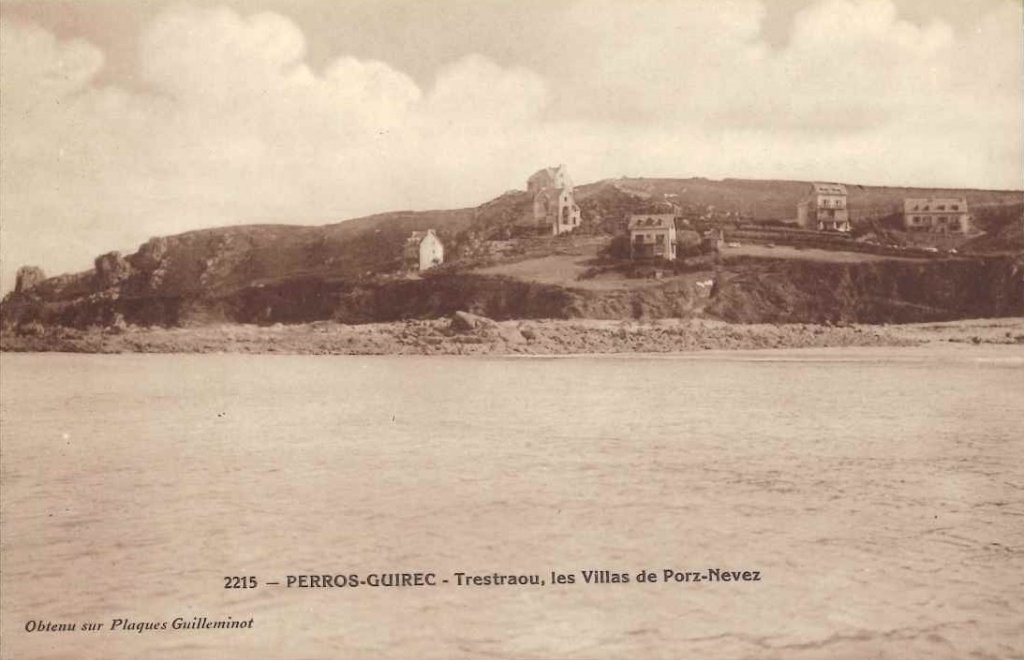 2215 - Perros Guirec - Trestraou, les villas de Porz Nevez.jpg