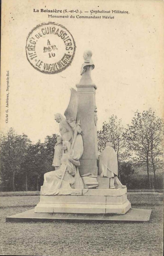 La Boissière - Orphelinat militaire - monument du commandat Hériot.jpg