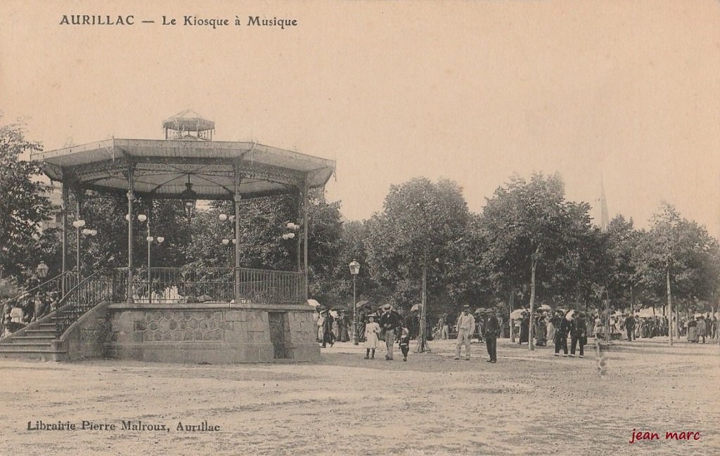 Aurillac - Le Kiosque à musique.jpg