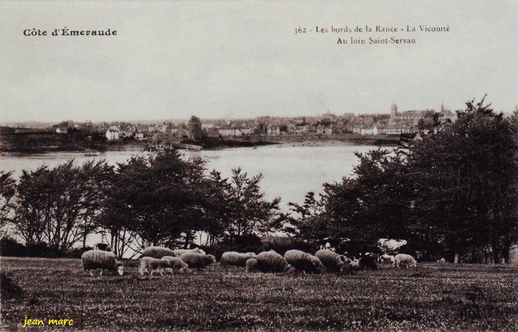 La Vicomté - Au loin Saint-Servan.jpg