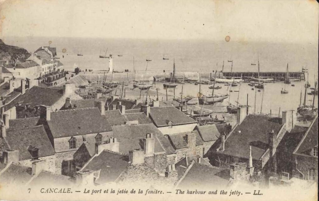 7 - Cancale - Le port et la jetée de la fenêtre.jpg