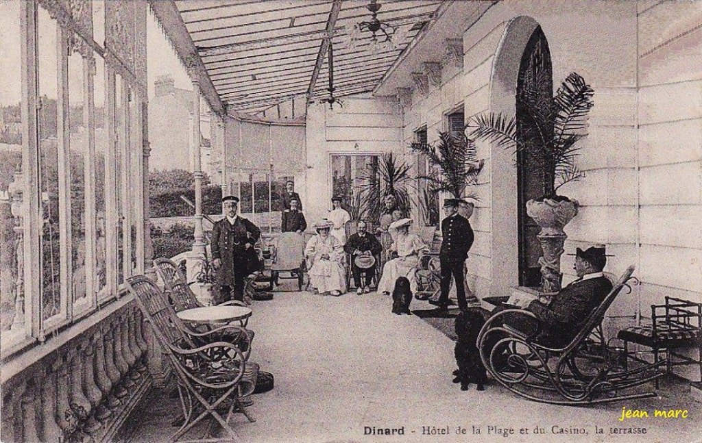 Dinard - Hotel de la Plage et du Casino, la terrasse.jpg