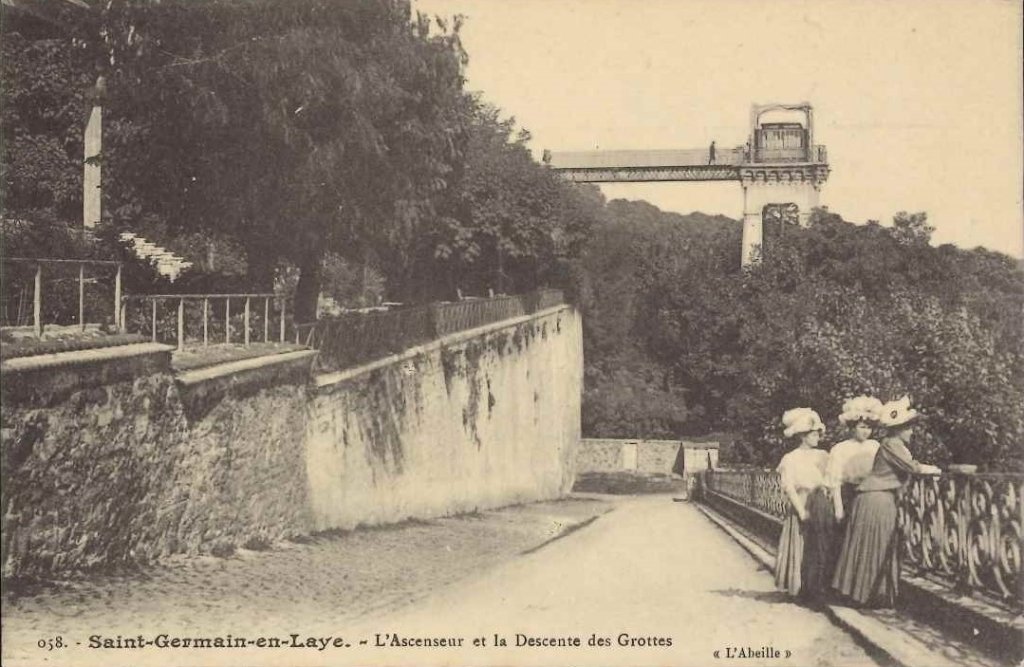 958 - Saint Germain en Laye - L'ascenseur et la descente des grottes.jpg