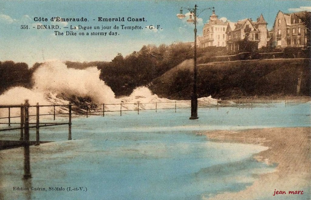 Dinard - La Digue un jour de Tempête.jpg