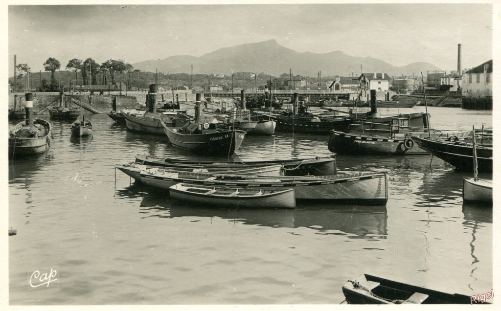 Barques 64-St-Jean-de-Luz - Vue sur le port - 64 CAP Rigel 25-01-2025.jpg