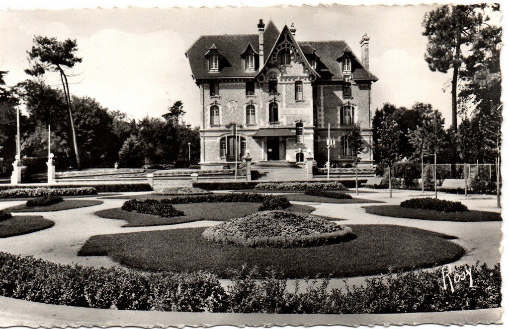 Pornichet 47 F Chapeau.jpg