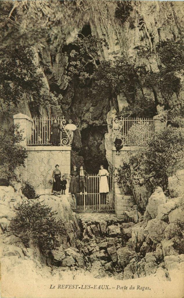 Le Revest porte-Ragas.jpg