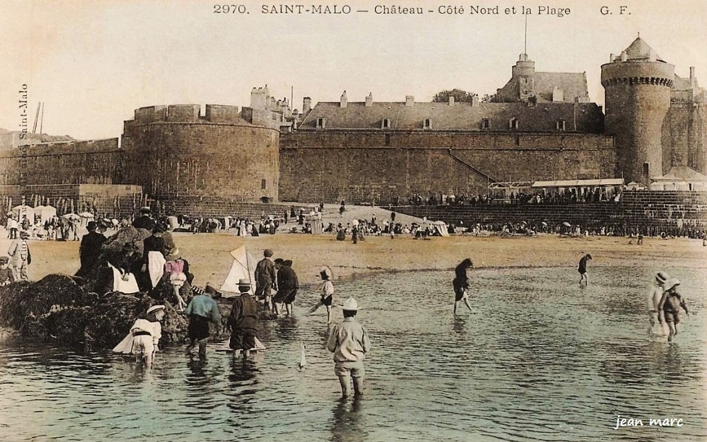 Saint-Malo – Château – Côté Nord et la Plage.jpg