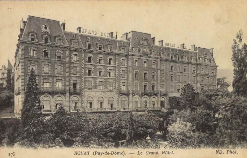 173 - Royat - Le grand hotel.jpg