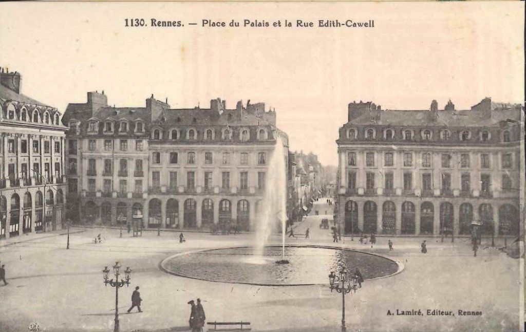 1130 - Rennes - Place du Palais et la rue Edith Cawell.jpg