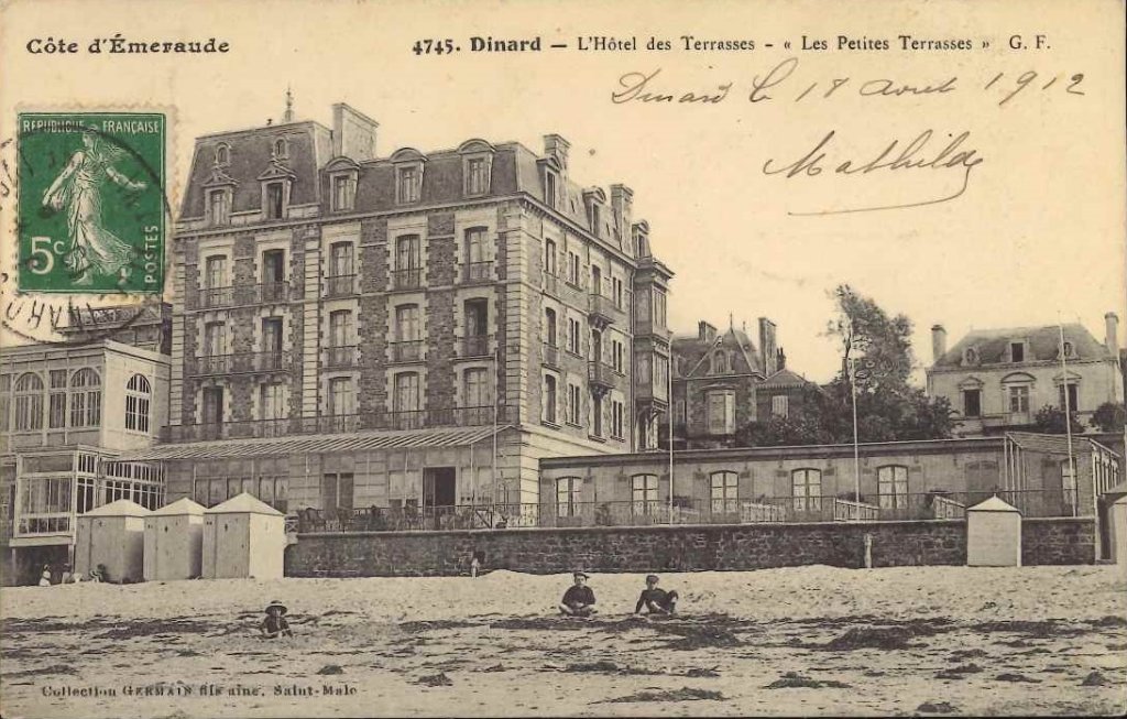 4745 - Dinard - L'Hotel des terrasses - les petites terrasses.jpg