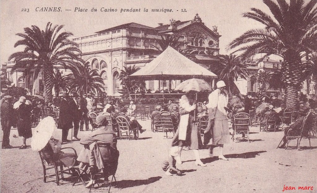 Cannes - Place du Casino pendant le Concert.jpg