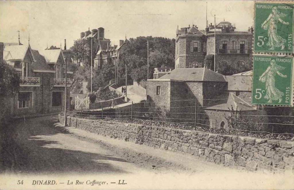 54 - Dinard - La rue Coffinger.jpg