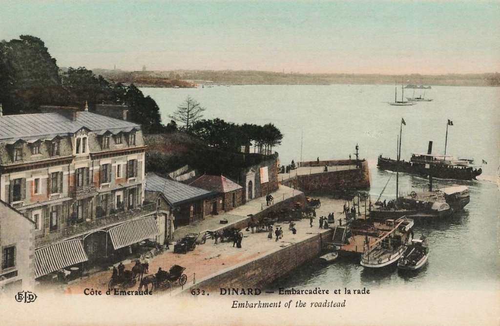 Dinard - Embarcadère et la Rade.jpg