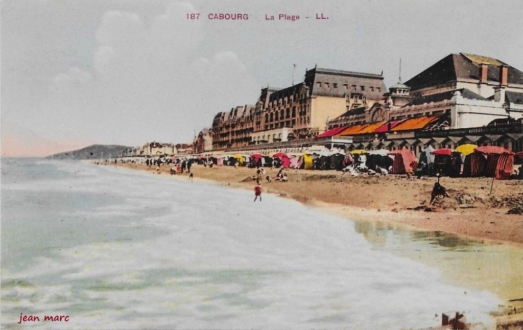 Cabourg - La Plage.jpg