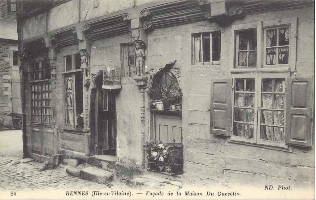 86 - Rennes - Façade de la maison Du Guesclin.jpg