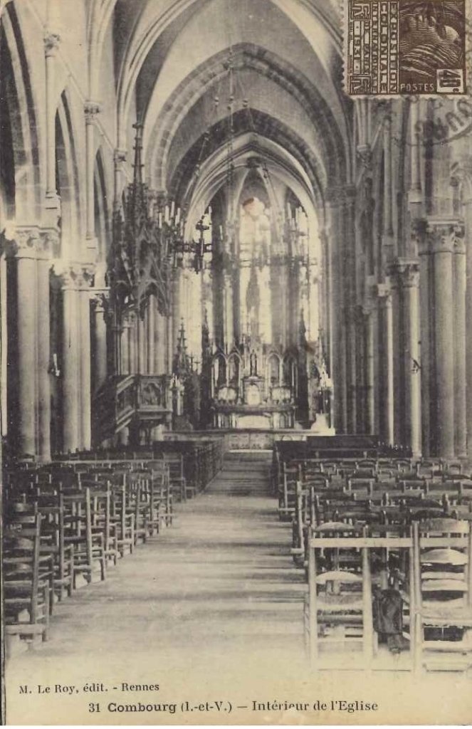 31 - Combourg - Intérieur de l'église.jpg