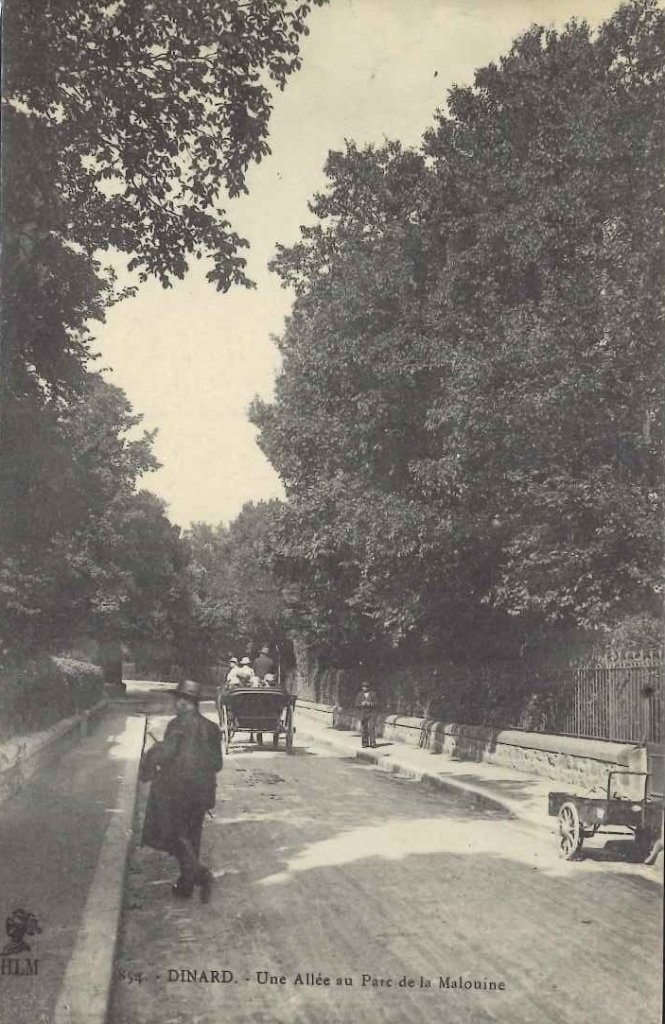 854 - Dinard - une allée au parc de la malouine.jpg