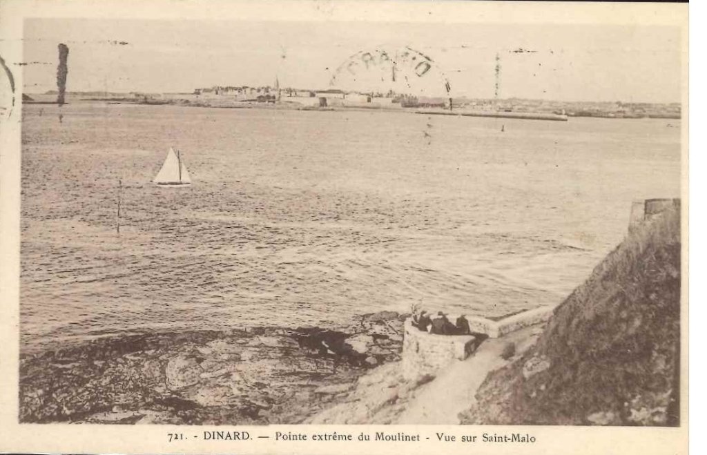 721 - Dinard - Pointe extrème du moulinet - vue sur Saint Malo.jpg