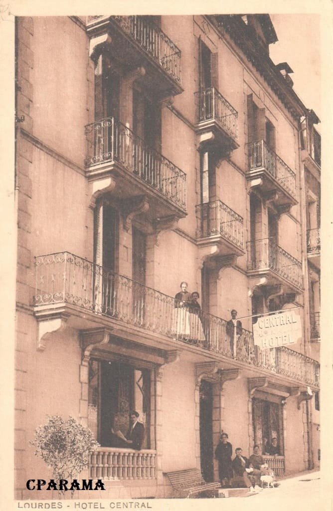 Lourdes hotel-Central.jpg