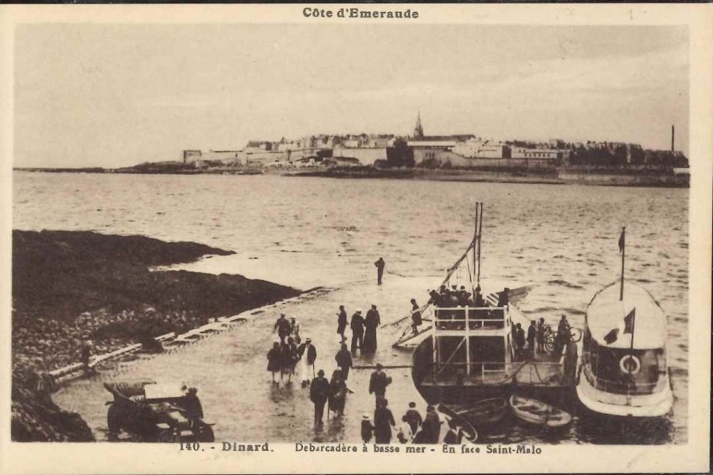 140 - Dinard - Débarcadère à basse mer - en face Saint-malo.jpg