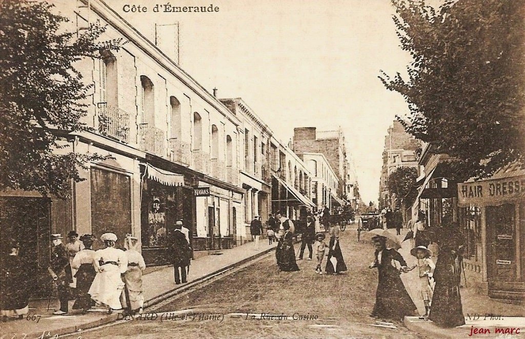 Dinard - La Rue du Casino.jpg