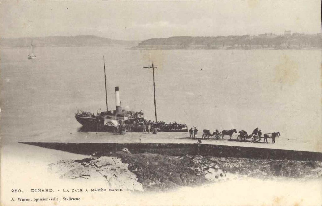 250 - DInard - La cale à marée basse.jpg