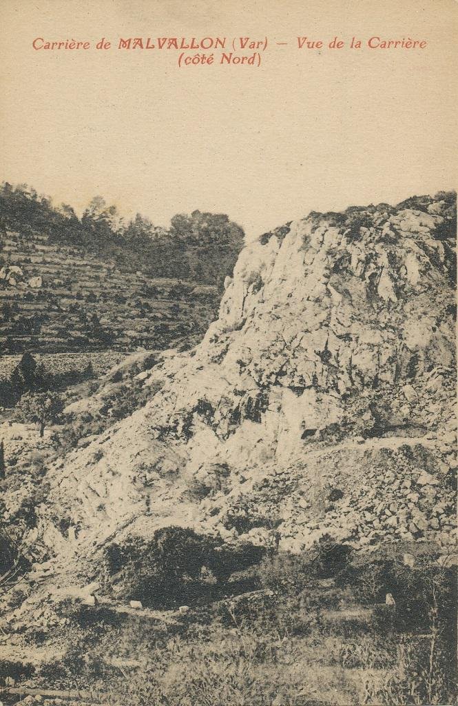 Le Revest carriere vue-nord.jpg