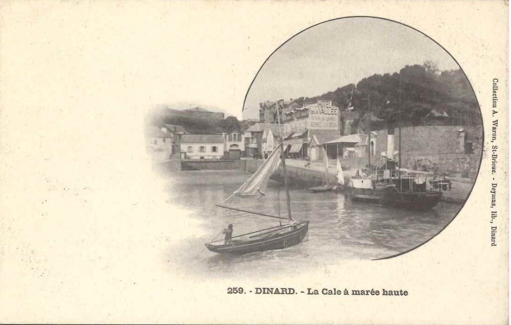 259 - Dinard - La cale à marée haute.jpg