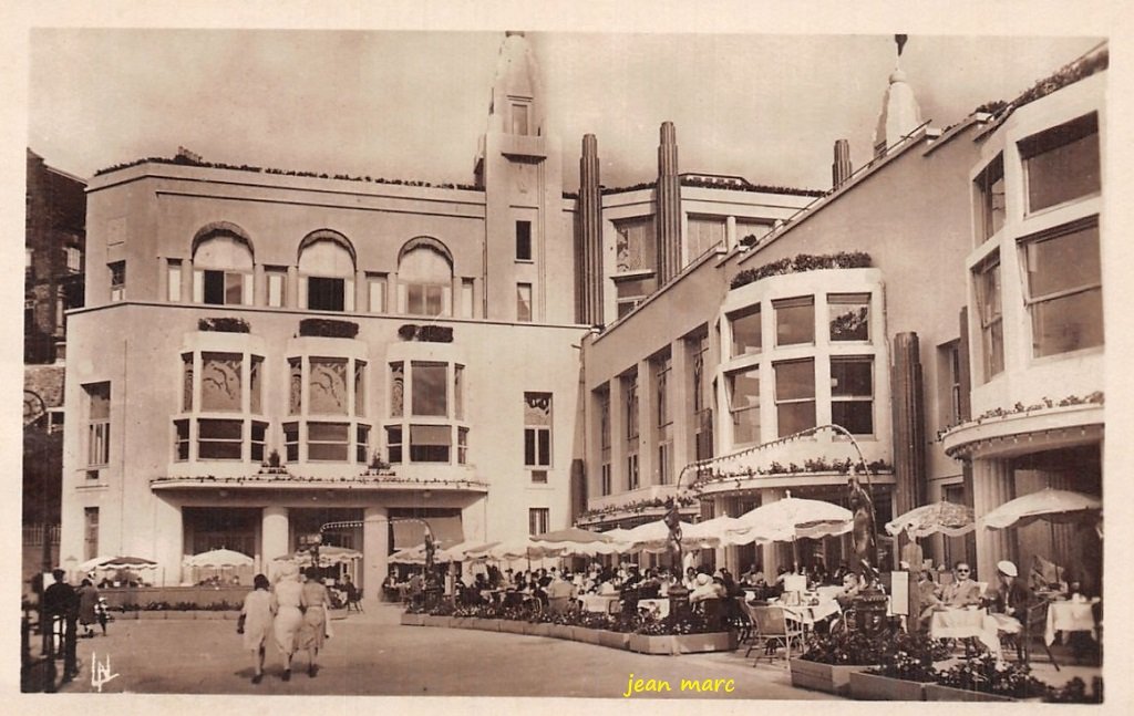 Dinard - Le Balneum-Casino et le Bar Emeraude (1050 Laurent-Nel, Rennes).jpg