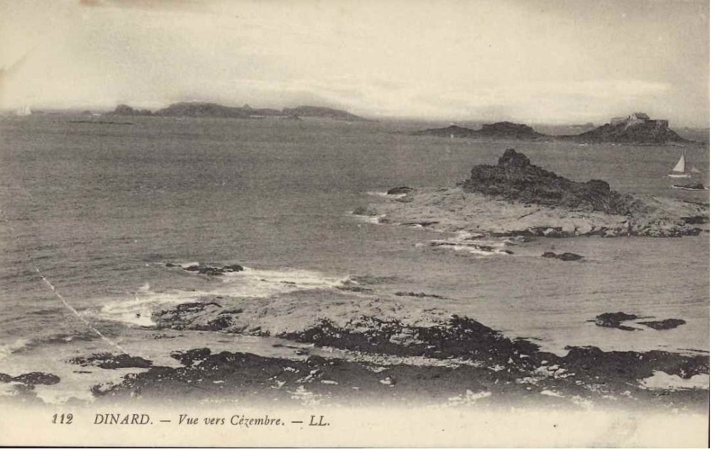 112 - Dinard - Vue vers Cézembre.jpg