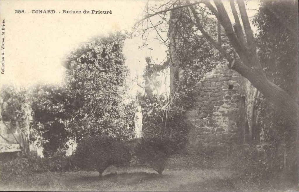 258 - Dinard - Ruines du prieuré.jpg