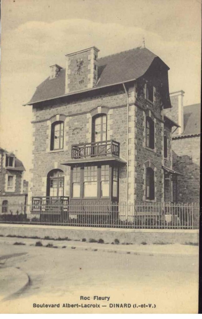 Dinard - Boulevard Albert Lacroix - Roc Fleury.jpg