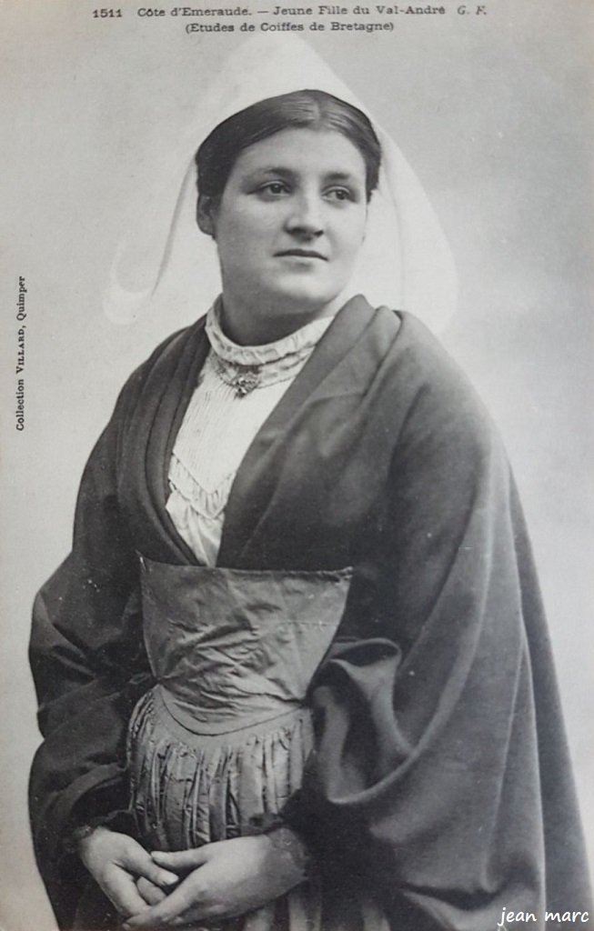 Val-André - Jeune fille de Val-André.jpg