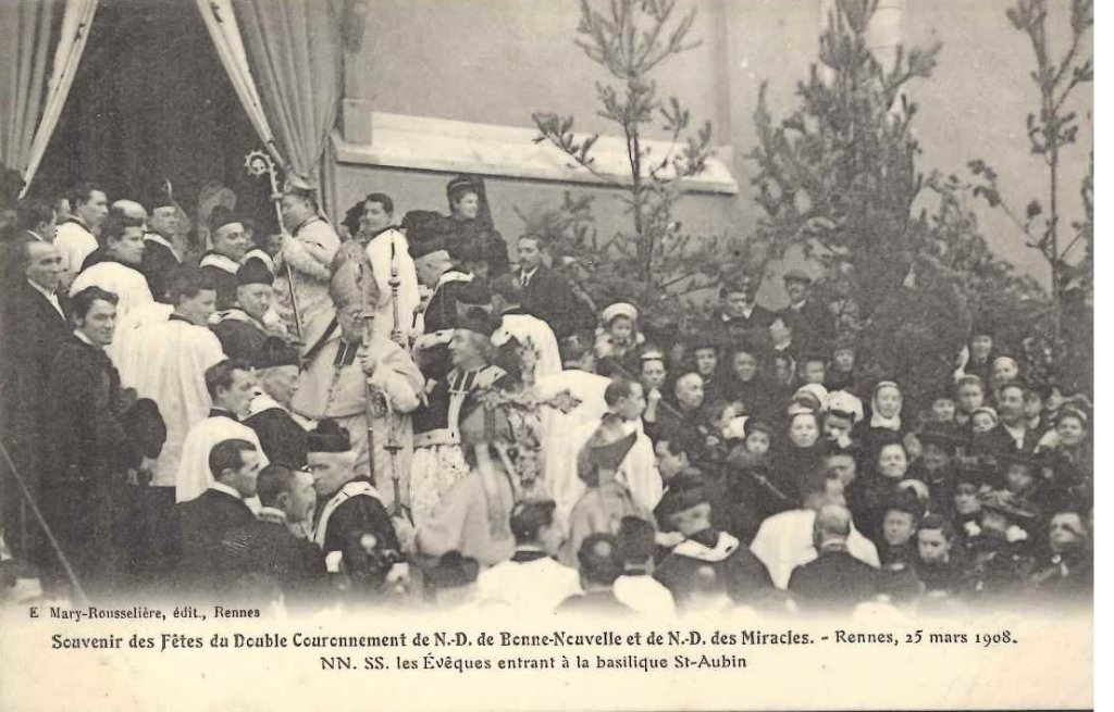Rennes - Souvenir des fêtes du double... les évèques.jpg