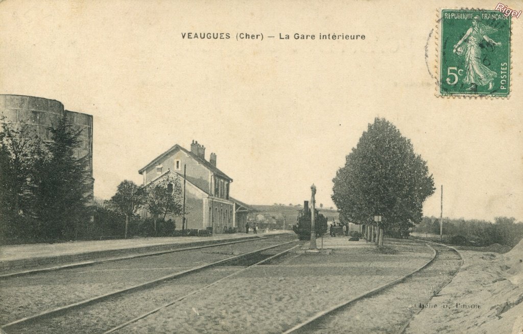 18-Veaugues - La Gare Intérieure - Cliché D Pinson.jpg