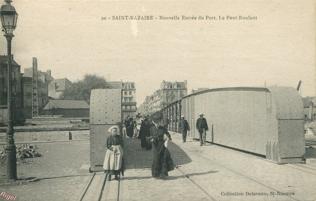 44-St-Nazaire - Nouvelle Entrée du Port - Le Pont Roulant - 20 Collection Delaveau.jpg