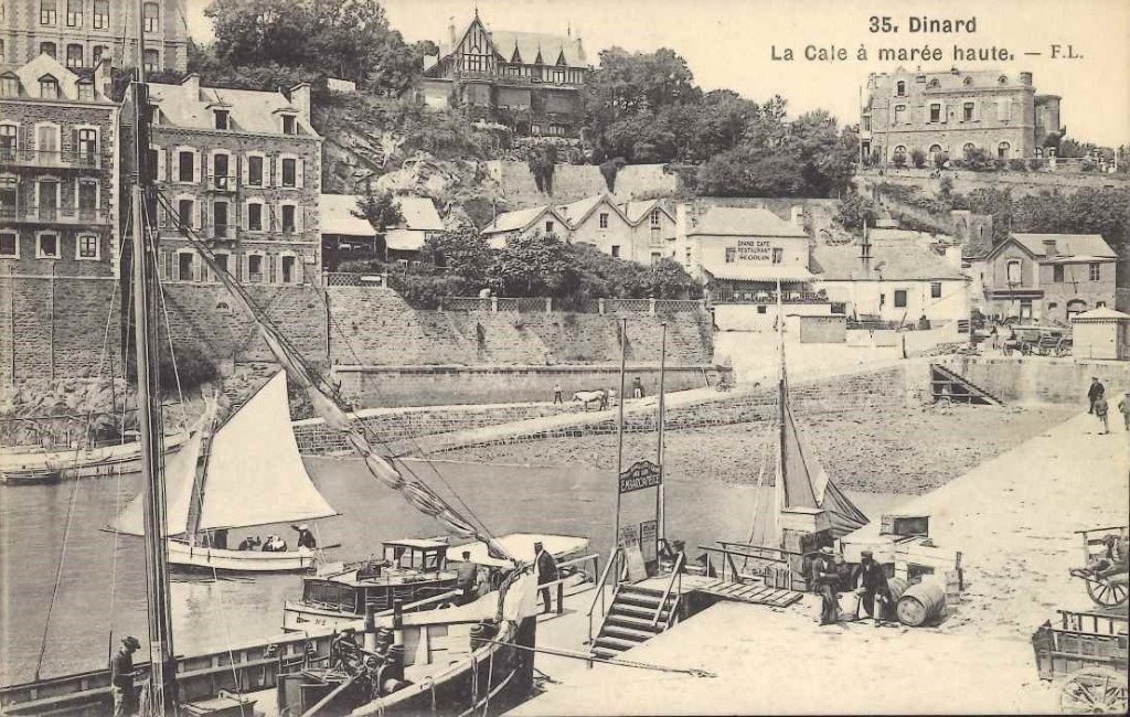 35 - Dinard - La Cale à marée haute.jpg