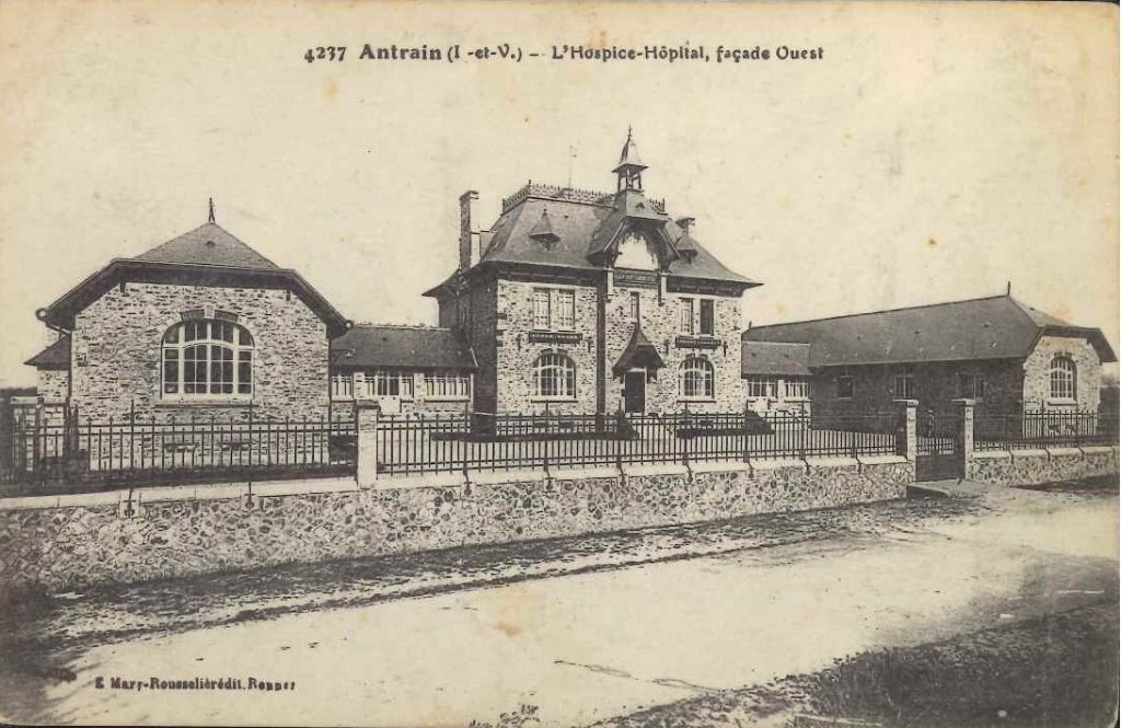 4237 - Antrain - L'Hospice-Hôpital, façade Ouest.jpg