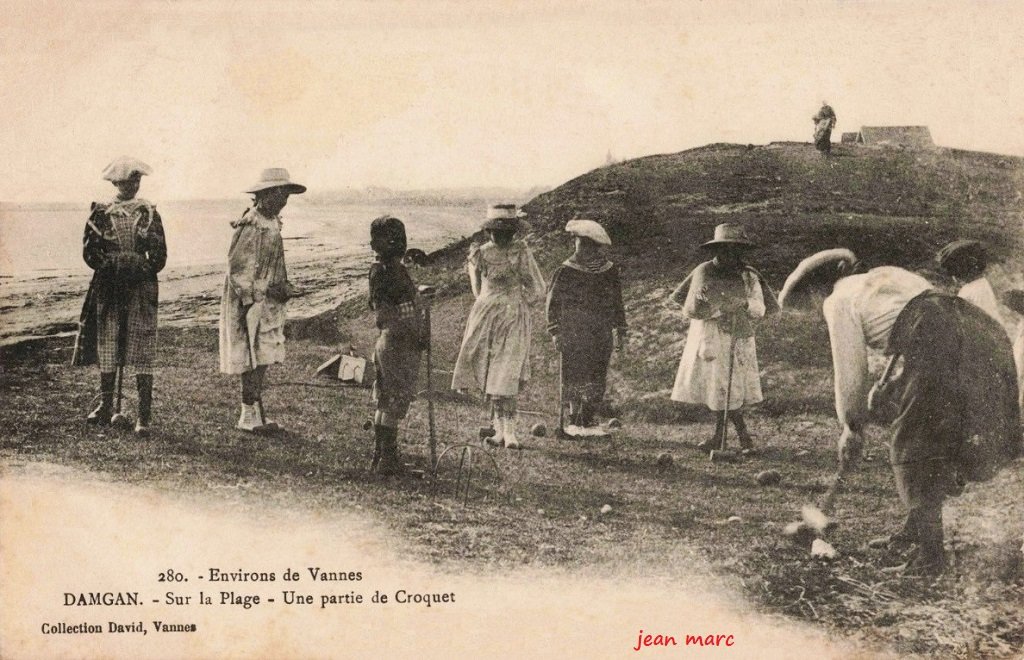 Damgan - Sur la Plage - Une Partie de Croquet.jpg