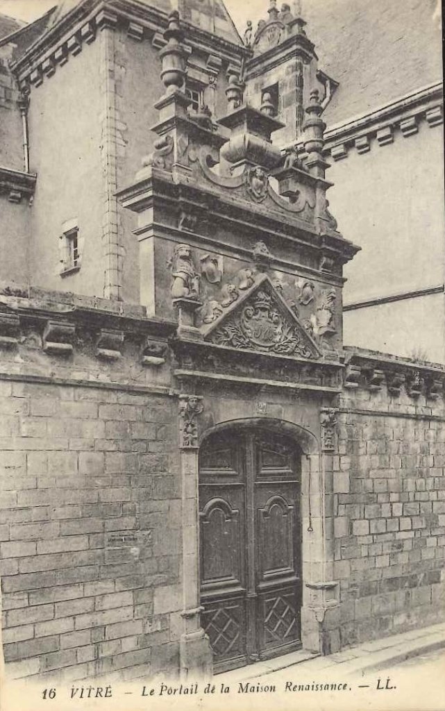16 - Vitré - Le Portail de la Maison Renaissance.jpg