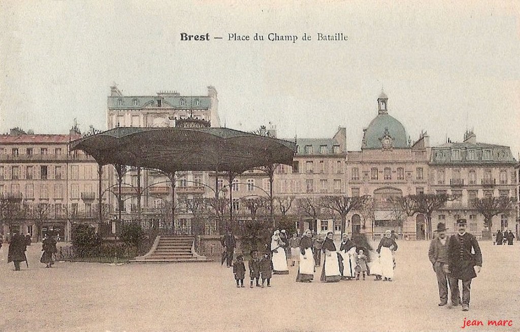 Brest - Place du Champ de Bataille.jpg
