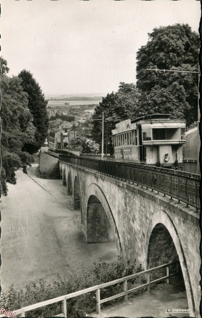 02-Laon _Aisne_ Le Viaduc - 02-408-42 Ed La Cygogne.jpg