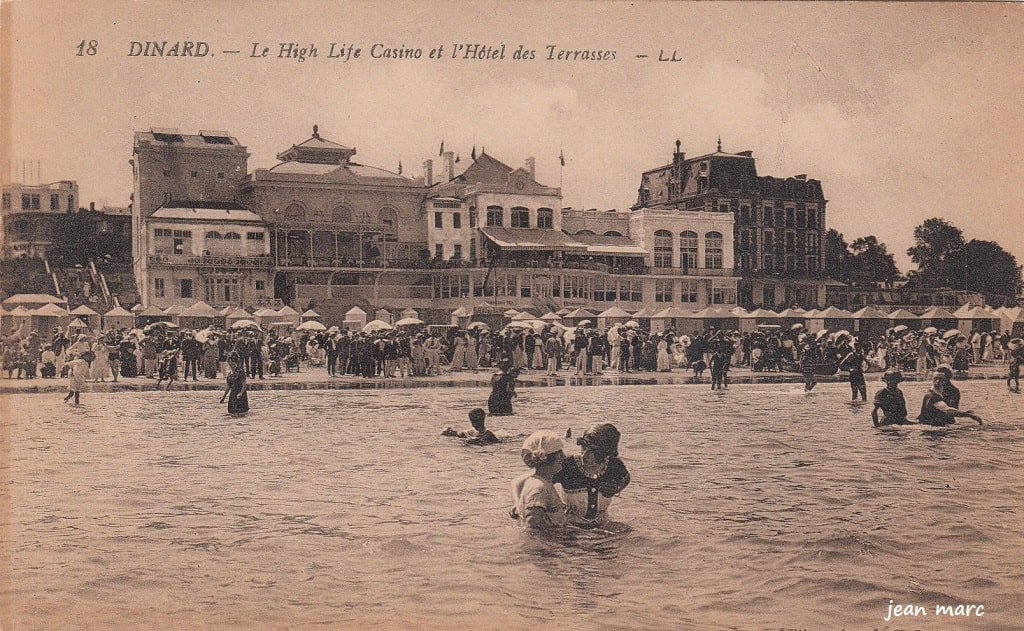 Dinard - Le High Life Casino et l'Hôtel des Terrasses.jpg